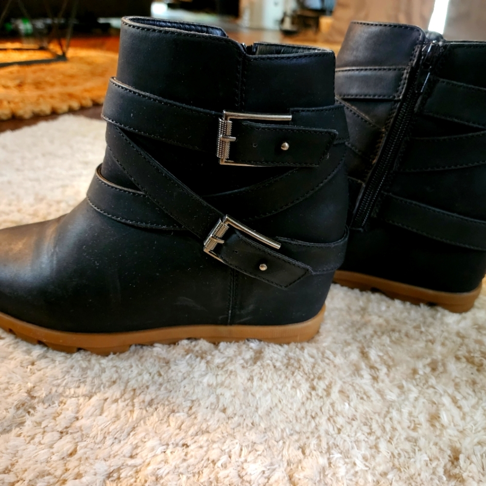 Maurices wedges boots